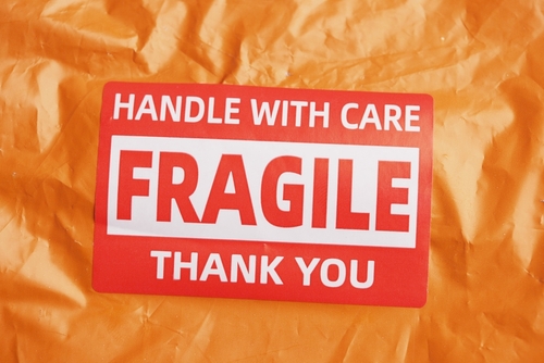 Fizyka ochrony a Wysyłka paczki z USA do Polski